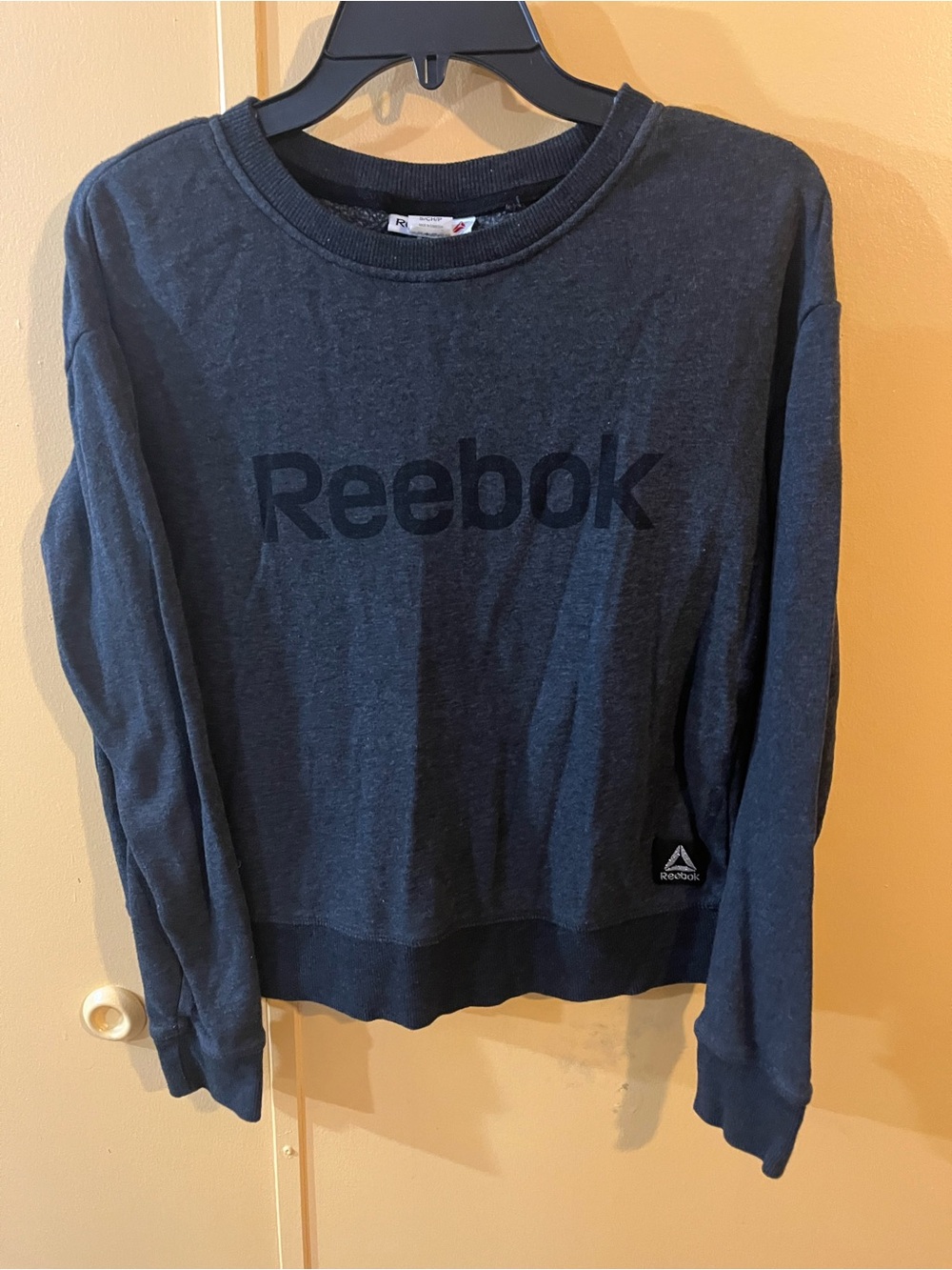 Reebok Men's Crewneck Sweatshirt in Charcoal